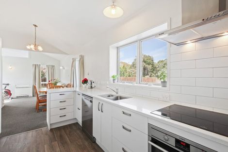 Photo of property in 4b Canberra Place, Redwood, Christchurch, 8051