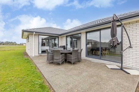 Photo of property in 92 Belgrove Drive, Waipukurau, 4200