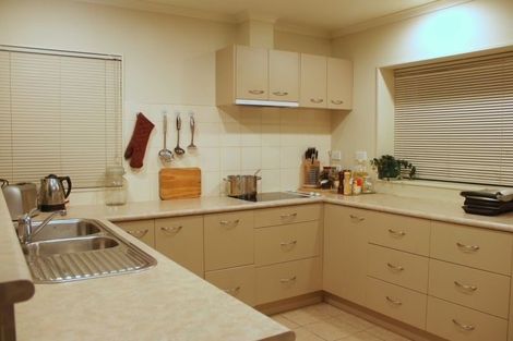 Photo of property in 11 Cascade Way, Paraparaumu, 5032