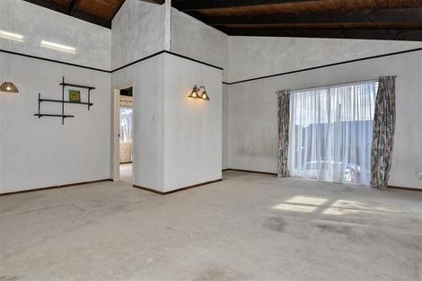 Photo of property in 1/23 Craigbank Avenue, New Lynn, Auckland, 0600