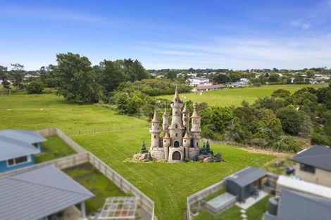 Photo of property in 24 Oldfield Lane, Marton, 4710