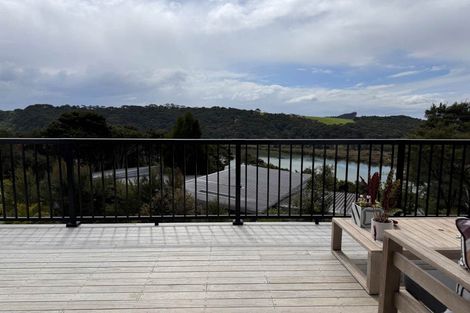 Photo of property in 14 Waterview Place, Haruru, 0204