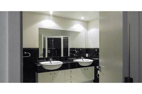 Photo of property in 175h Hurstmere Road, Takapuna, Auckland, 0622