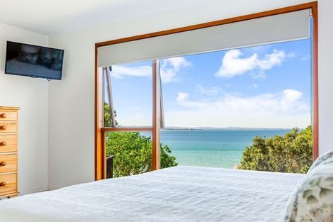 Photo of property in 2 Okewa Road, Titirangi, Auckland, 0604