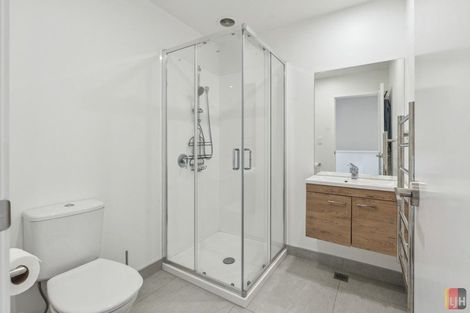 Photo of property in 2 Mikoikoi Crescent, Mangere Bridge, Auckland, 2022