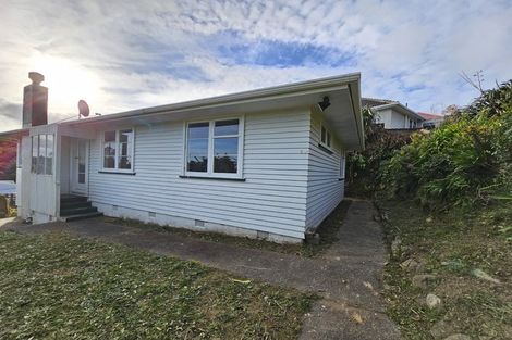 Photo of property in 57 Salford Street, Newlands, Wellington, 6037