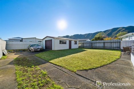 Photo of property in 38 Russell Road, Wainuiomata, Lower Hutt, 5014