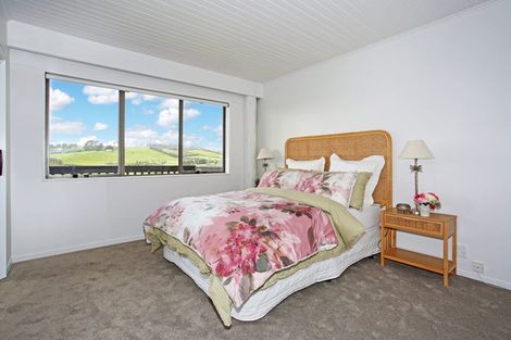 Photo of property in 10 Cameron Town Road, Pukekohe, 2678