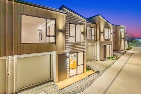 Photo of property in 2/59 Howe Street, Howick, Auckland, 2014