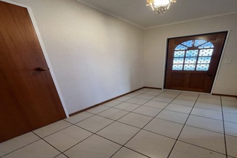 Photo of property in 2/1 Nelson Street, Papakura, 2110