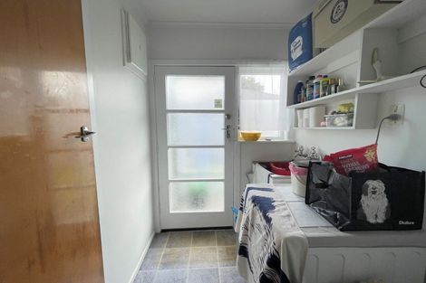 Photo of property in 11 Helleur Road, Massey, Auckland, 0614