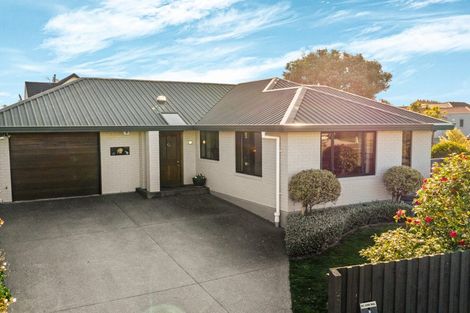 Photo of property in 45 Orlando Crescent, Waimairi Beach, Christchurch, 8083