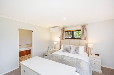 Photo of property in 46 Turitea Road, Fitzherbert, Palmerston North, 4472