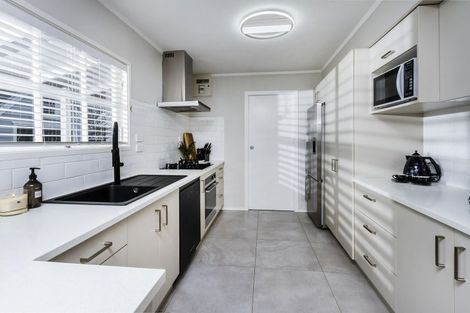 Photo of property in 1/4 Coronation Street, Belmont, Auckland, 0622