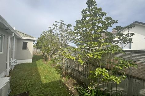 Photo of property in 22 Te Hoe Grove, Pinehill, Auckland, 0632