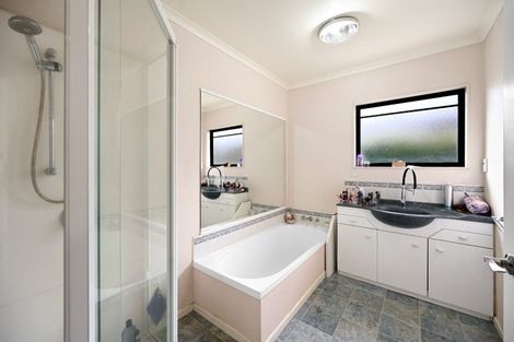 Photo of property in 1 Leander Place, Flagstaff, Hamilton, 3210