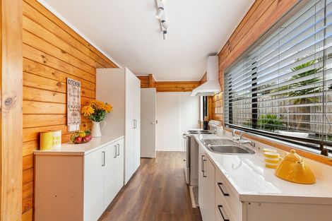 Photo of property in 38 Elizabeth Drive, West Harbour, Auckland, 0618