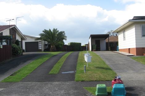 Photo of property in 1/6 Challen Close, Conifer Grove, Takanini, 2112