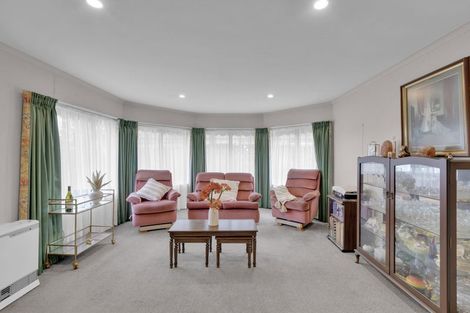 Photo of property in 14 Sandalwood Drive, Dinsdale, Hamilton, 3204