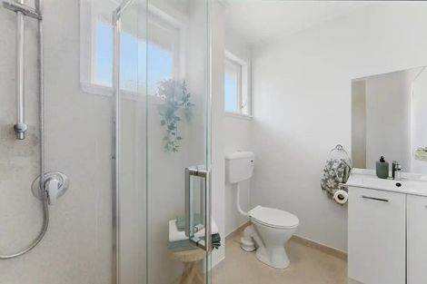Photo of property in 19 Pukeori Street, Marfell, New Plymouth, 4310