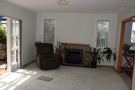 Photo of property in 14 Edgerton Road, Te Atatu Peninsula, Auckland, 0610