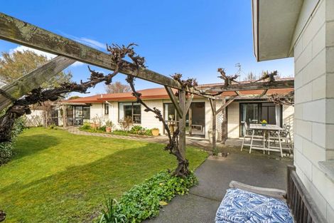 Photo of property in 8 Dulcie Place, Harewood, Christchurch, 8051