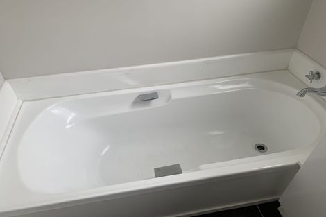 Photo of property in 13 Gloaming Place, Conifer Grove, Takanini, 2112