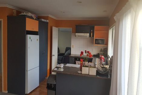 Photo of property in 3 Boderg Way, East Tamaki, Auckland, 2016