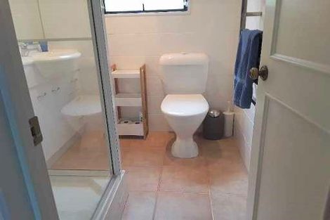 Photo of property in 1/40 Rothesay Bay Road, Rothesay Bay, Auckland, 0630