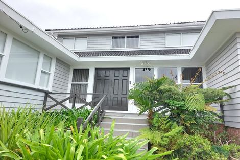 Photo of property in 32 City View Terrace, Birkenhead, Auckland, 0626