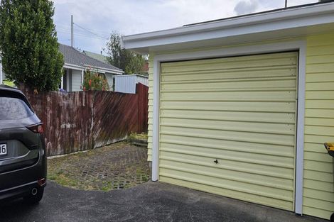 Photo of property in 3 Marlene Avenue, Te Atatu South, Auckland, 0610