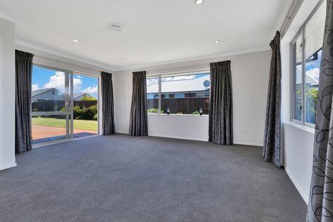 Photo of property in 9 Walnut Way, Rangiora, 7400