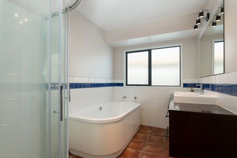 Photo of property in 15 Lysaght Place, Welcome Bay, Tauranga, 3112