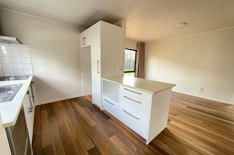 Photo of property in 2/1 Landsdale Place, Massey, Auckland, 0614