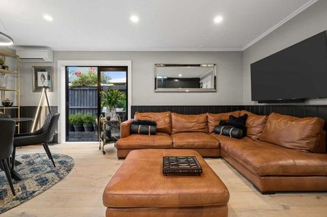 Photo of property in 2/19 Kilmarnock Street, Riccarton, Christchurch, 8011