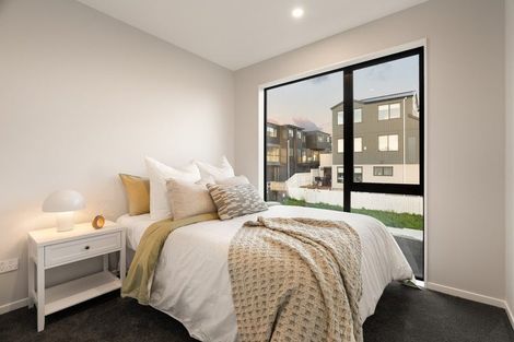 Photo of property in 8a Catalina Crescent, Forrest Hill, Auckland, 0620