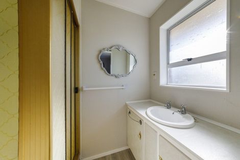 Photo of property in 1 Calder Place, Feilding, 4702