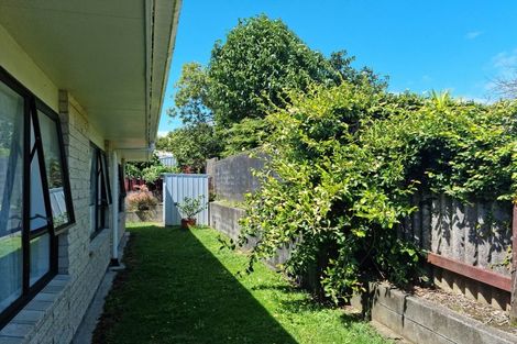 Photo of property in 2/2 Broadway, Waitara, 4320
