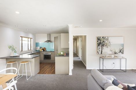 Photo of property in 128 Hillcrest Drive, Kelvin Grove, Palmerston North, 4414