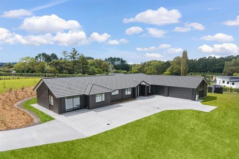 Photo of property in 62 Dysart Lane, Kumeu, 0891