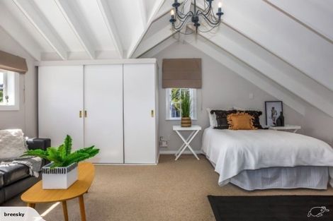 Photo of property in 49u1 Ranui Terrace, Tawa, Wellington, 5028