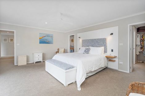 Photo of property in 10 Austin Drive, Whitianga, 3510