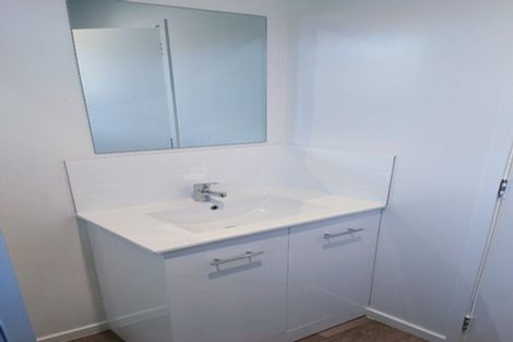 Photo of property in 2/74 Portage Road, New Lynn, Auckland, 0600