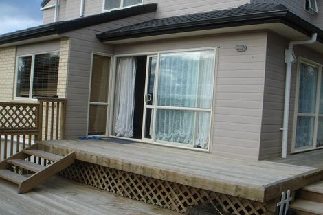 Photo of property in 2/390 Glenfield Road, Glenfield, Auckland, 0629
