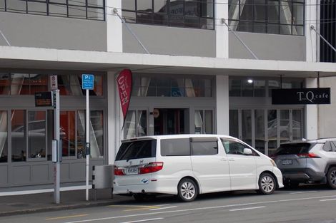 Photo of property in Endeavour Apartments, 23/125u Thorndon Quay, Pipitea, Wellington, 6011