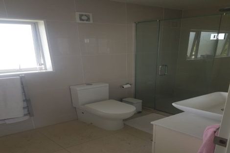 Photo of property in 44 Corricvale Way, Northcross, Auckland, 0630