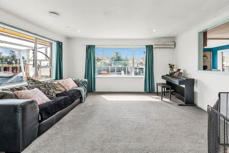 Photo of property in 44 Russley Road, Russley, Christchurch, 8042