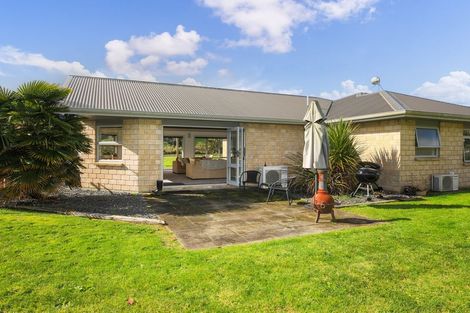 Photo of property in 10 Parker Road, Huntly, 3771