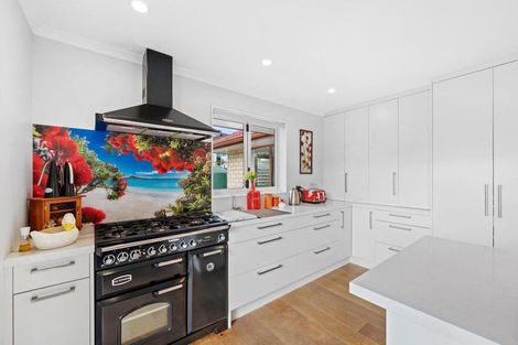 Photo of property in 41 Kent Terrace, Riverhead, 0820