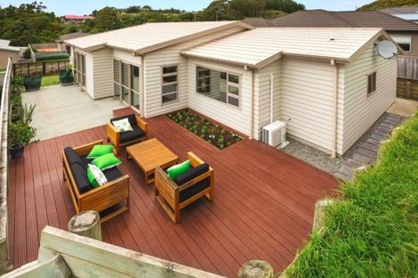 Photo of property in 76 Staithes Drive North, Whitby, Porirua, 5024